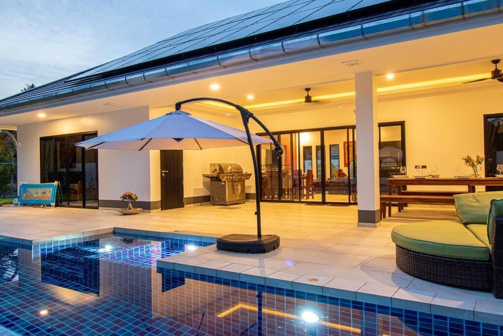 Rusardi Poolvilla - New 4 Bedrooms 4 Bathrooms, 10m Pool Villa Ao Nang