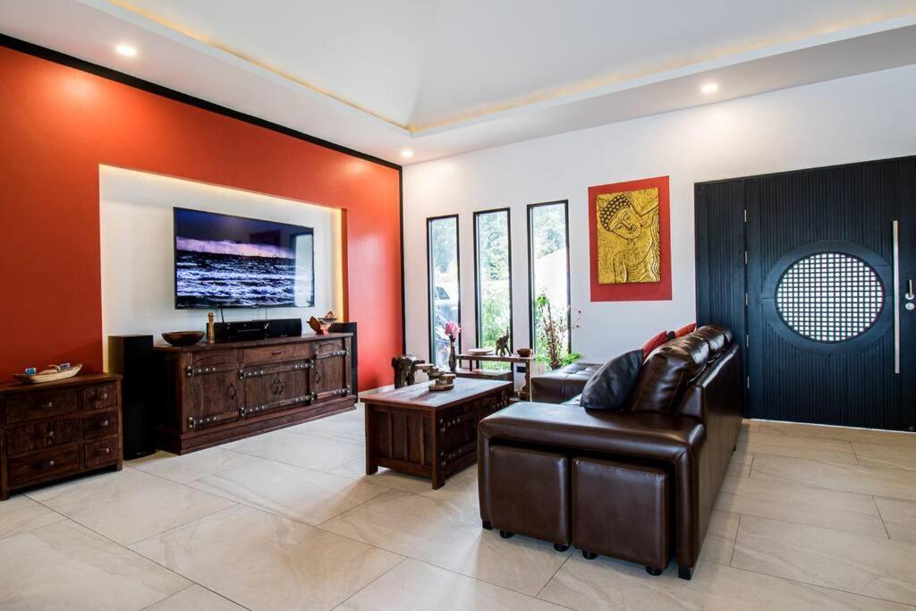 Rusardi Poolvilla - New 4 Bedrooms 4 Bathrooms, 10m Pool *