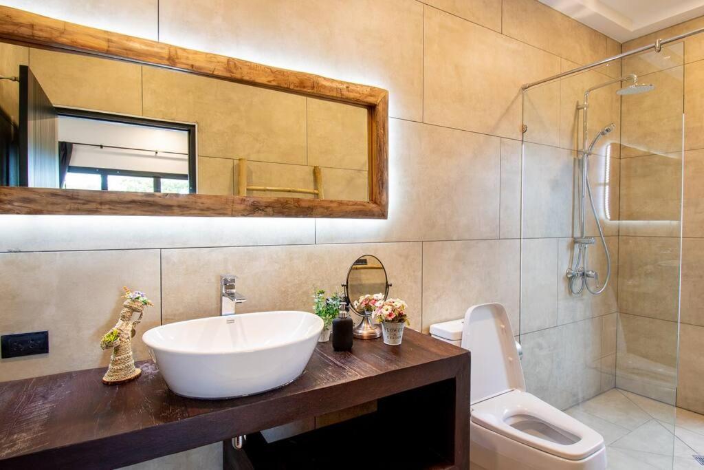 Villa Rusardi Poolvilla - New 4 Bedrooms 4 Bathrooms, 10m Pool Ao Nang