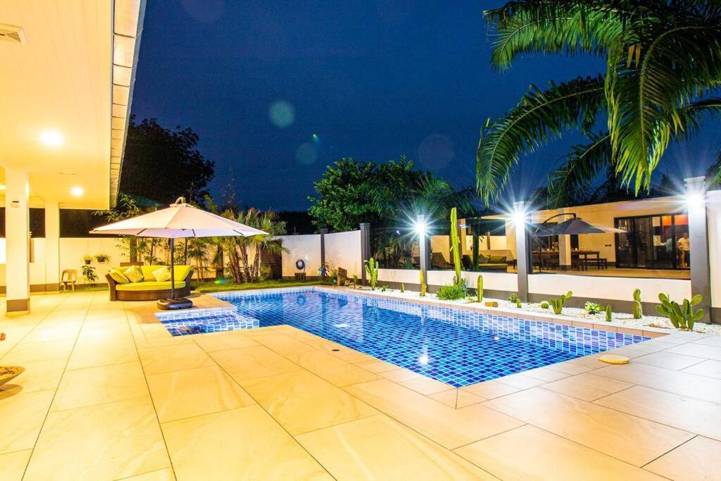 Rusardi Poolvilla - New 4 Bedrooms 4 Bathrooms, 10m Pool Villa Ao Nang