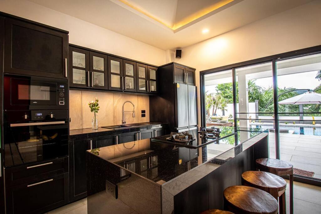 Rusardi Poolvilla - New 4 Bedrooms 4 Bathrooms, 10m Pool Villa *