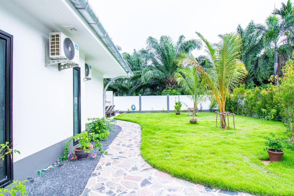 Rusardi Poolvilla - New 4 Bedrooms 4 Bathrooms, 10m Pool * Ao Nang