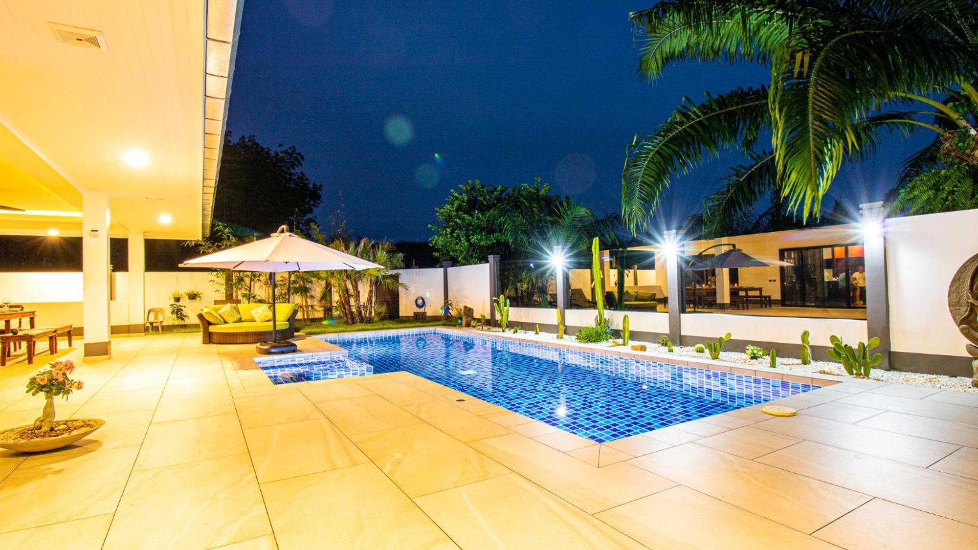 Villa Rusardi Poolvilla - New 4 Bedrooms 4 Bathrooms, 10m Pool