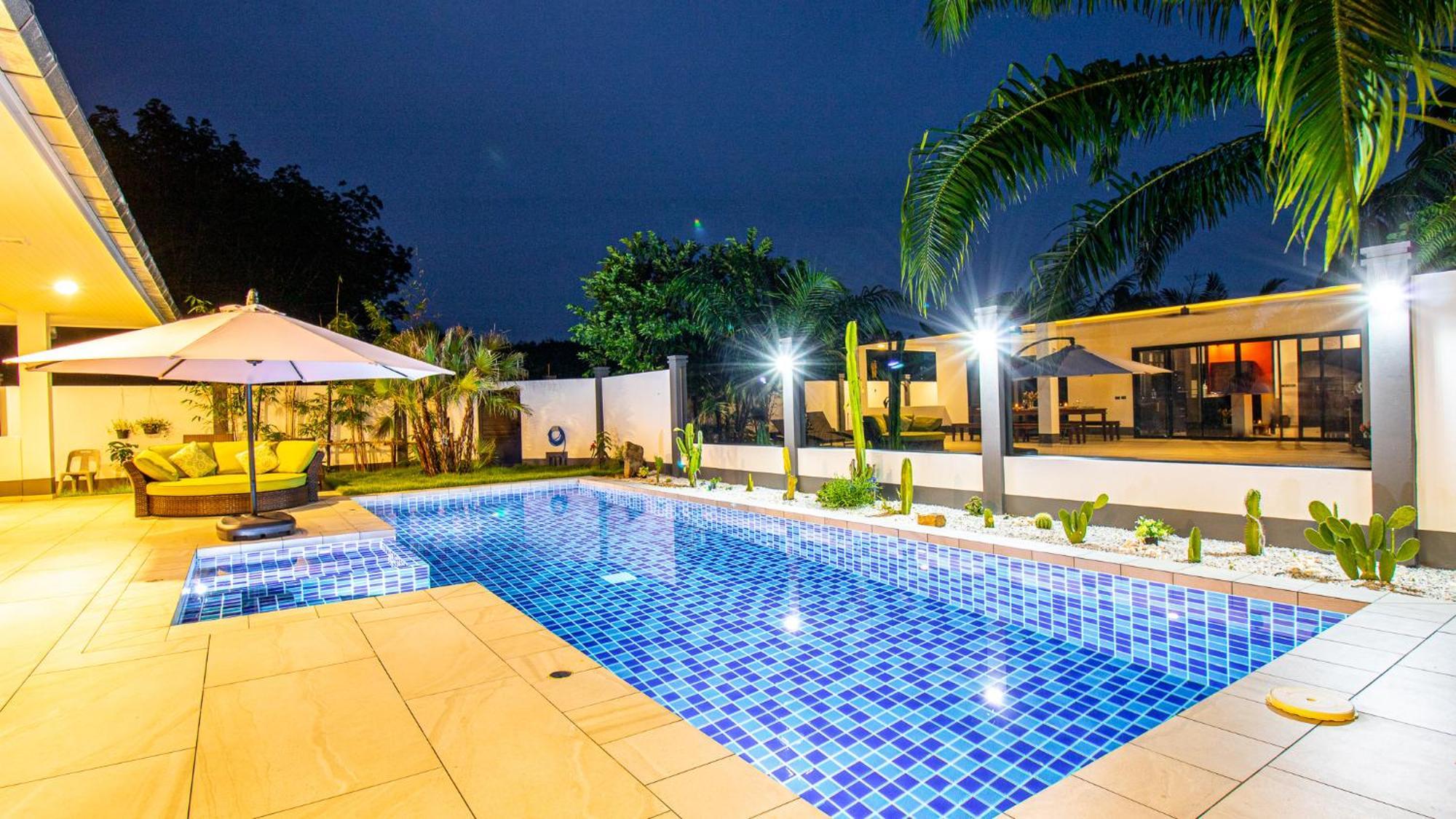 Villa Rusardi Poolvilla - New 4 Bedrooms 4 Bathrooms, 10m Pool *